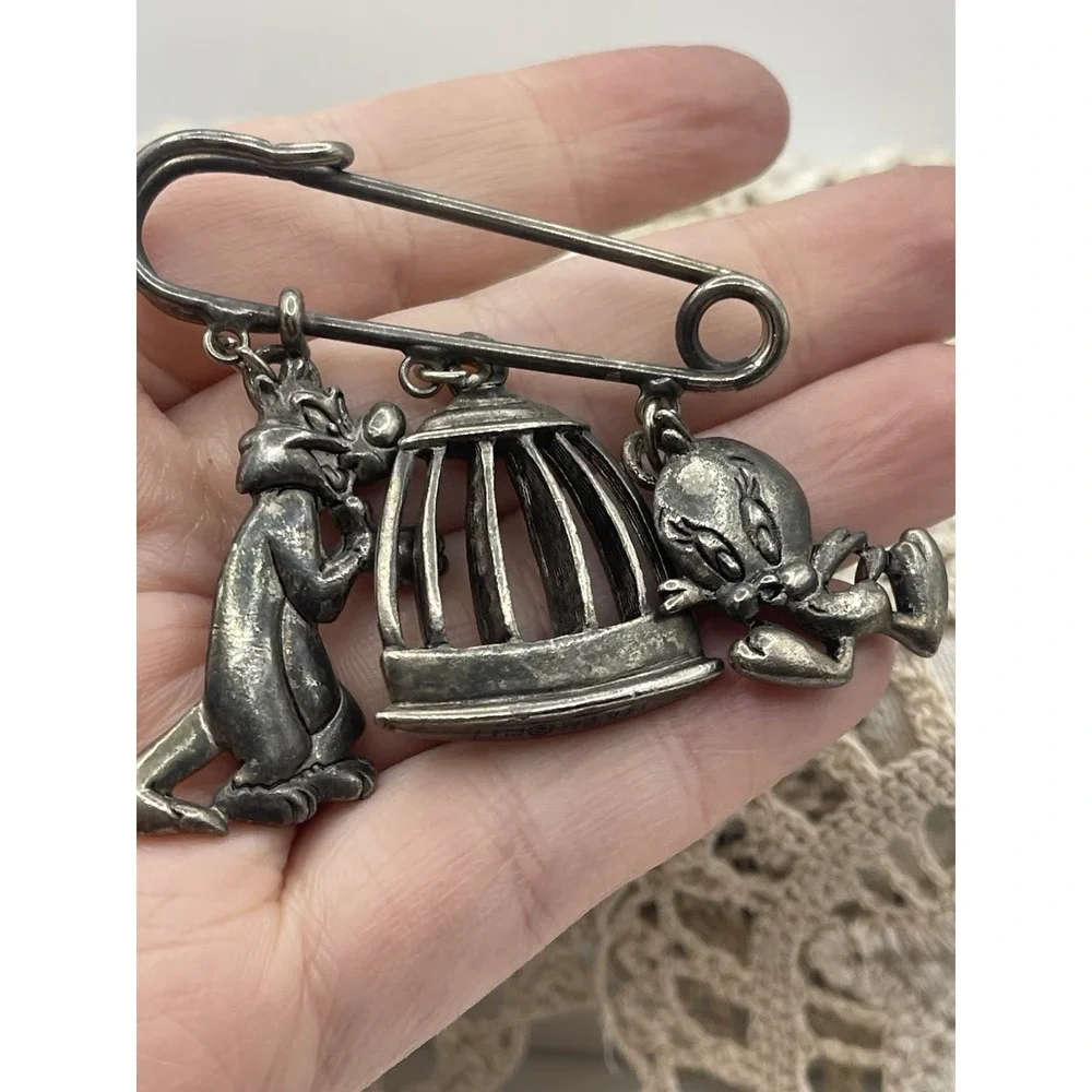 Vintage Silvester Tweety Birdcage Pin TM‎ WB 94